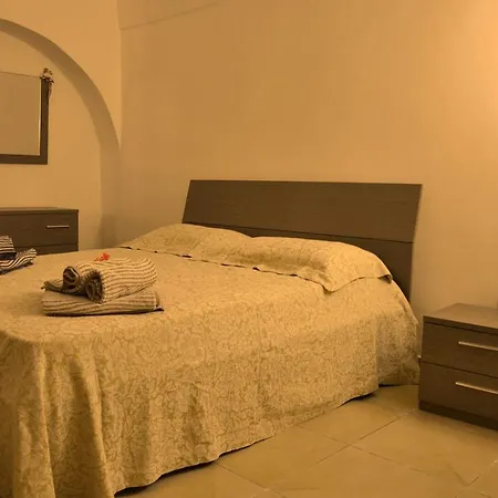 Basilicata Host To Host - La Casa Di Amedeo Appartamento *